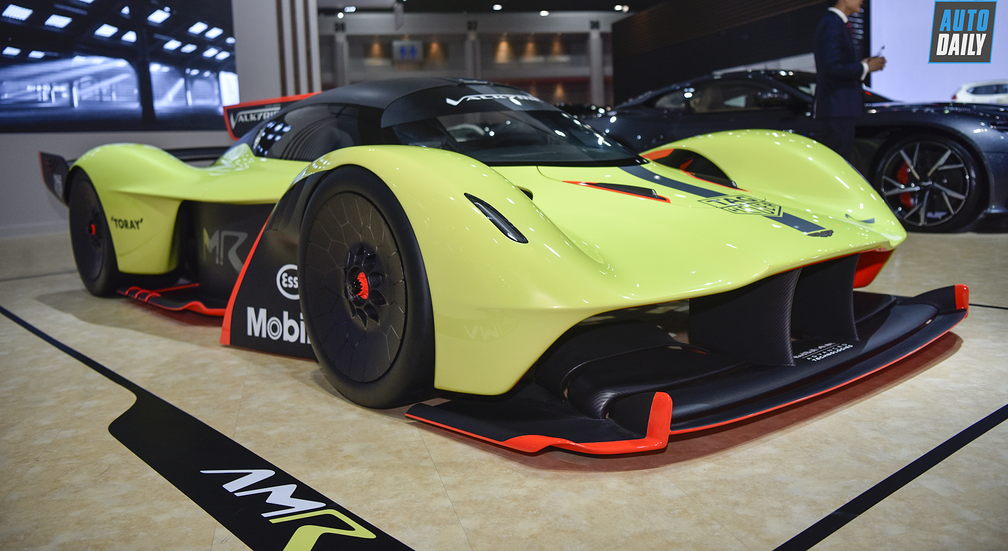 aston-martin-valkyrie-amr-bangkok-motor-show-autodaily-03.jpg