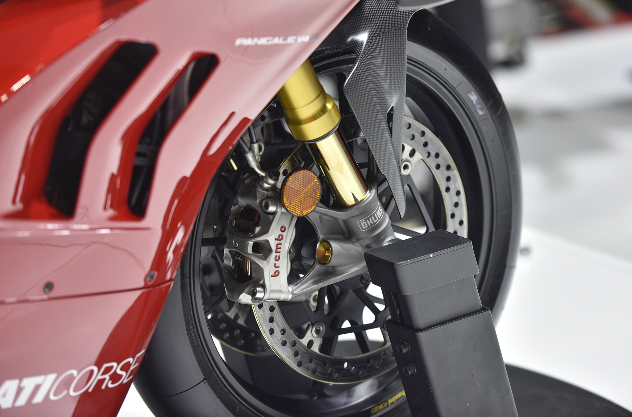 ducati-panigale-v4r-20.jpg