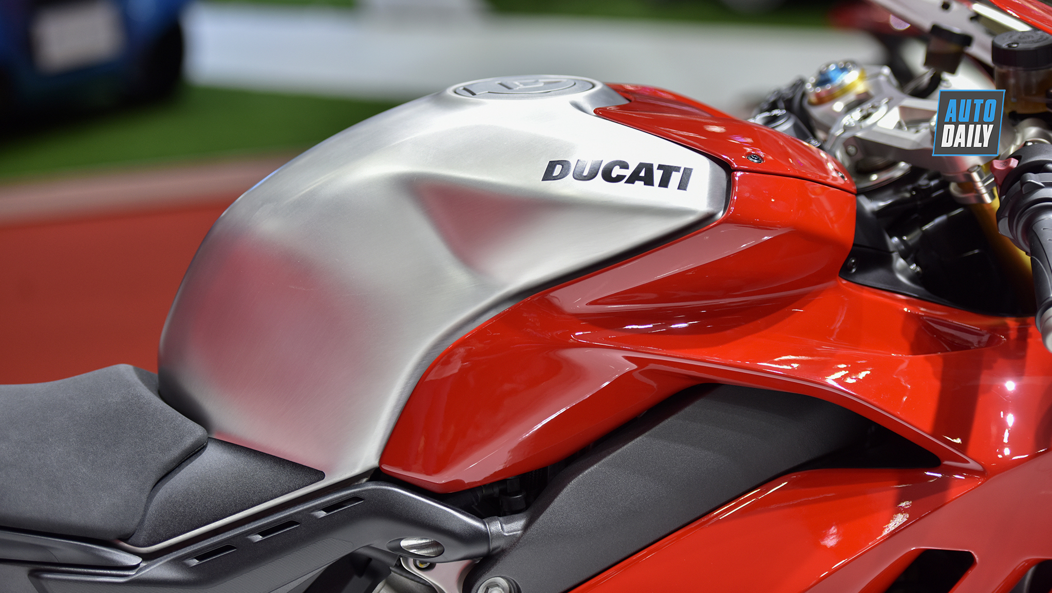 ducati-panigale-v4r-7.jpg