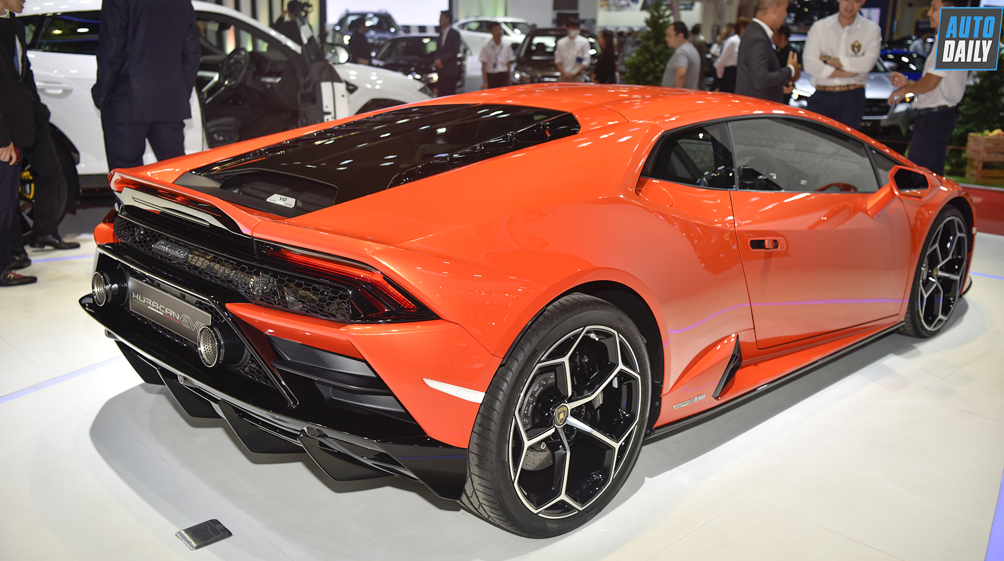 lamborghini-huracan-evo-bangkok-motor-show-autodaily-03.jpg