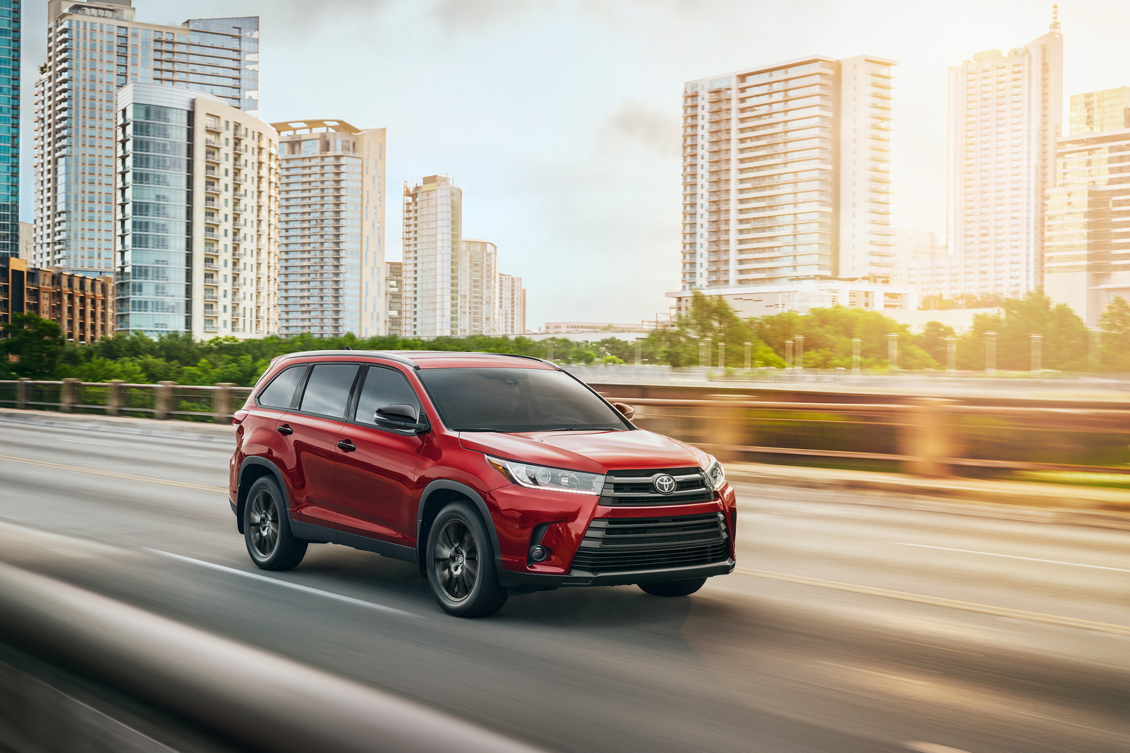 2019-toyota-highlander-nightshade-1.jpg