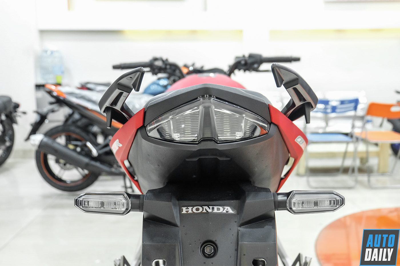 honda-cb150r-streetfire-38.jpg