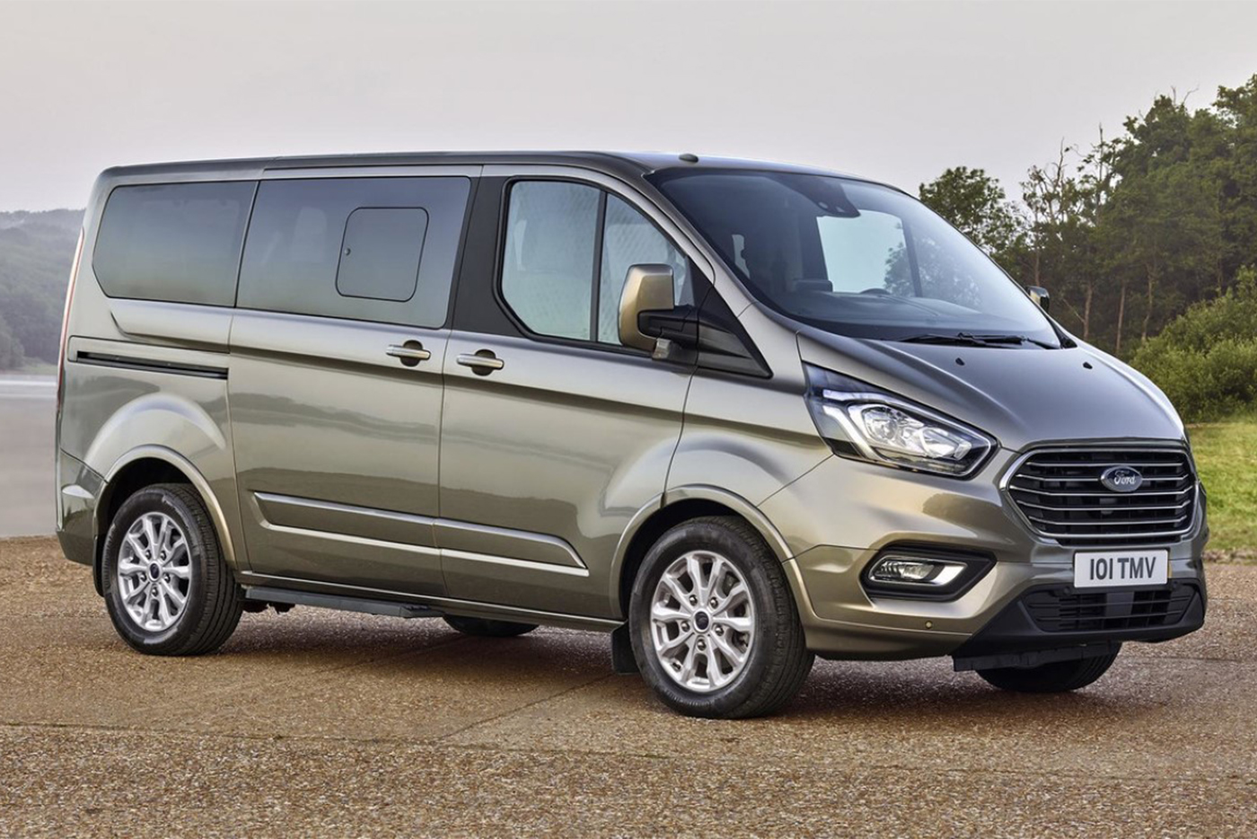 2019-ford-tourneo-custom.jpg