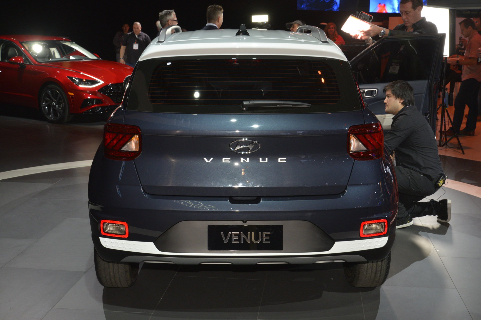 2020-hyundai-venue-6.jpg