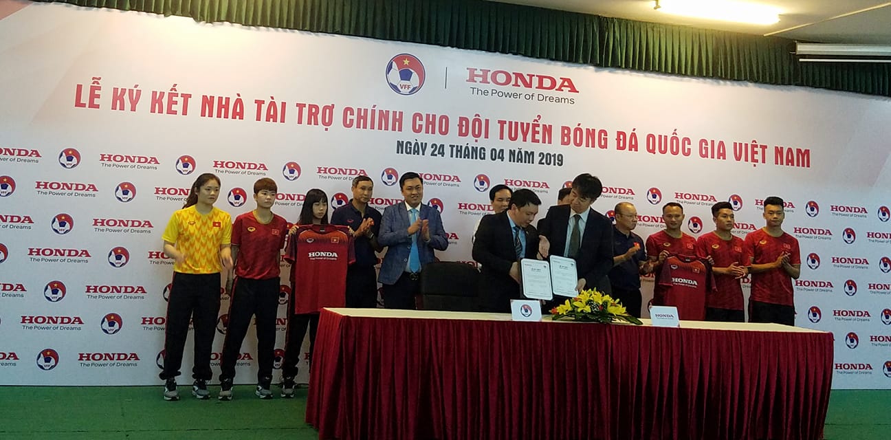 Honda Việt Nam là nhà tài trợ chính cho các đội tuyển bóng đá Quốc gia Việt Nam
