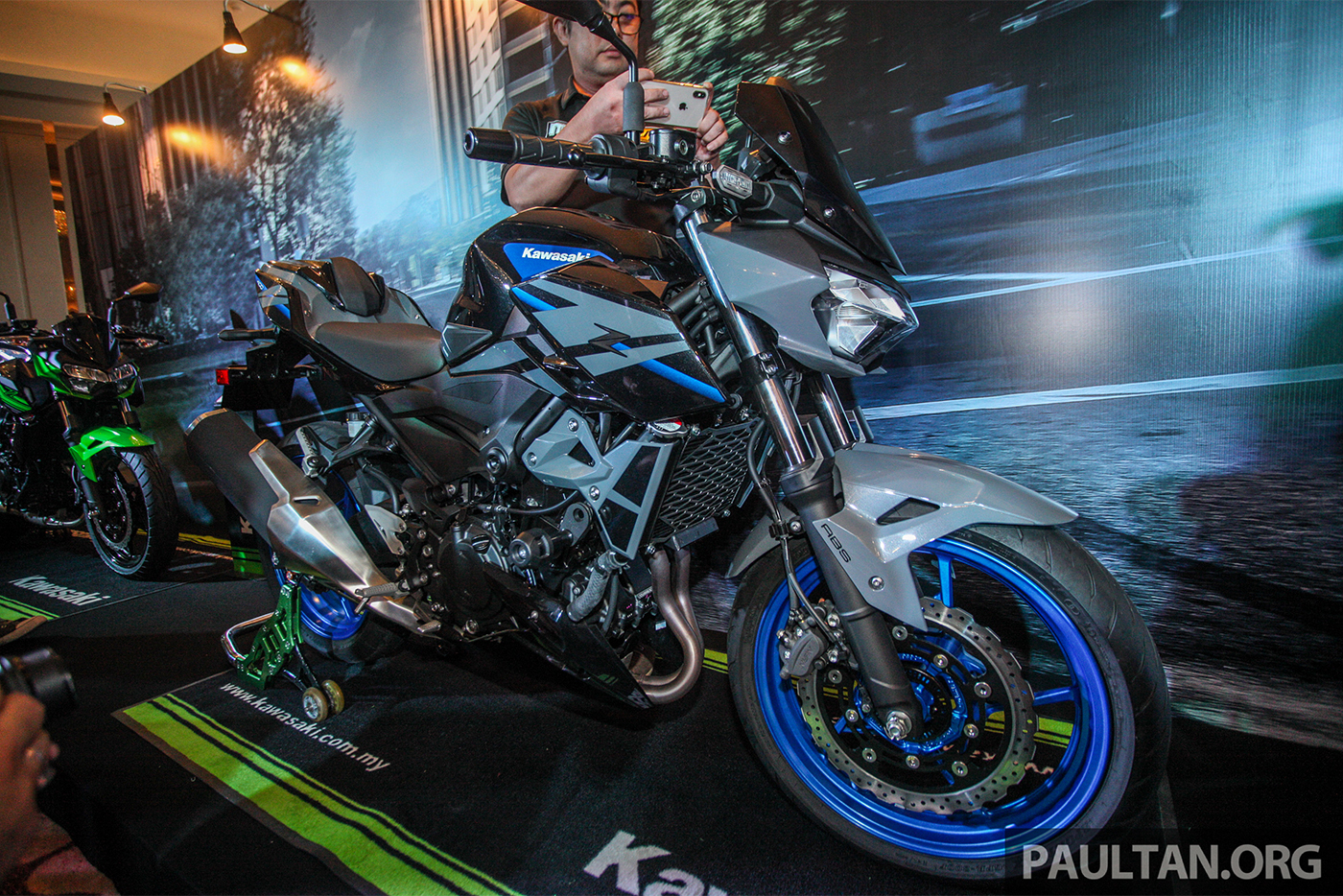 kawasaki-z400-se-2019-2.jpg