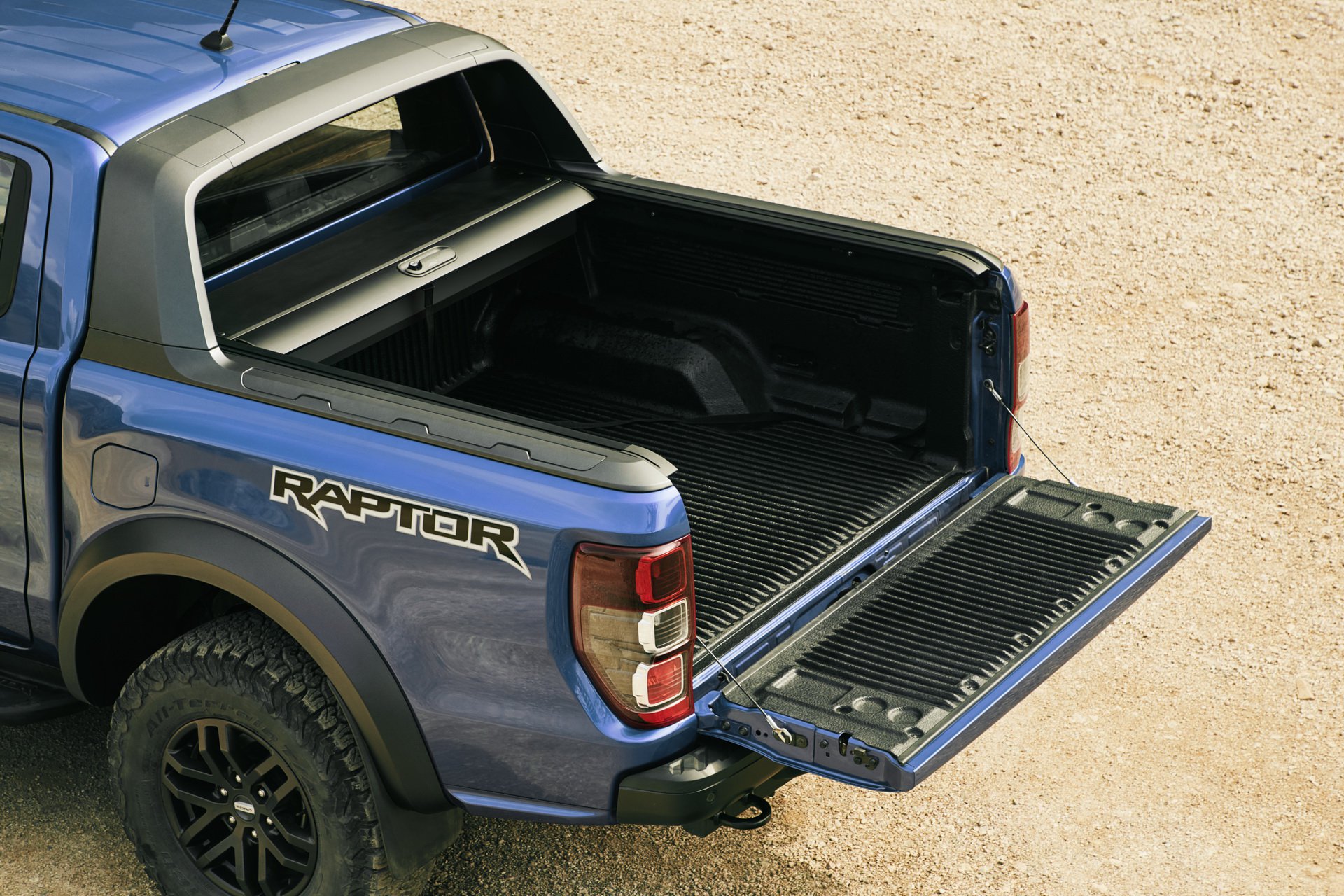 ford-ranger-raptor-15.jpg