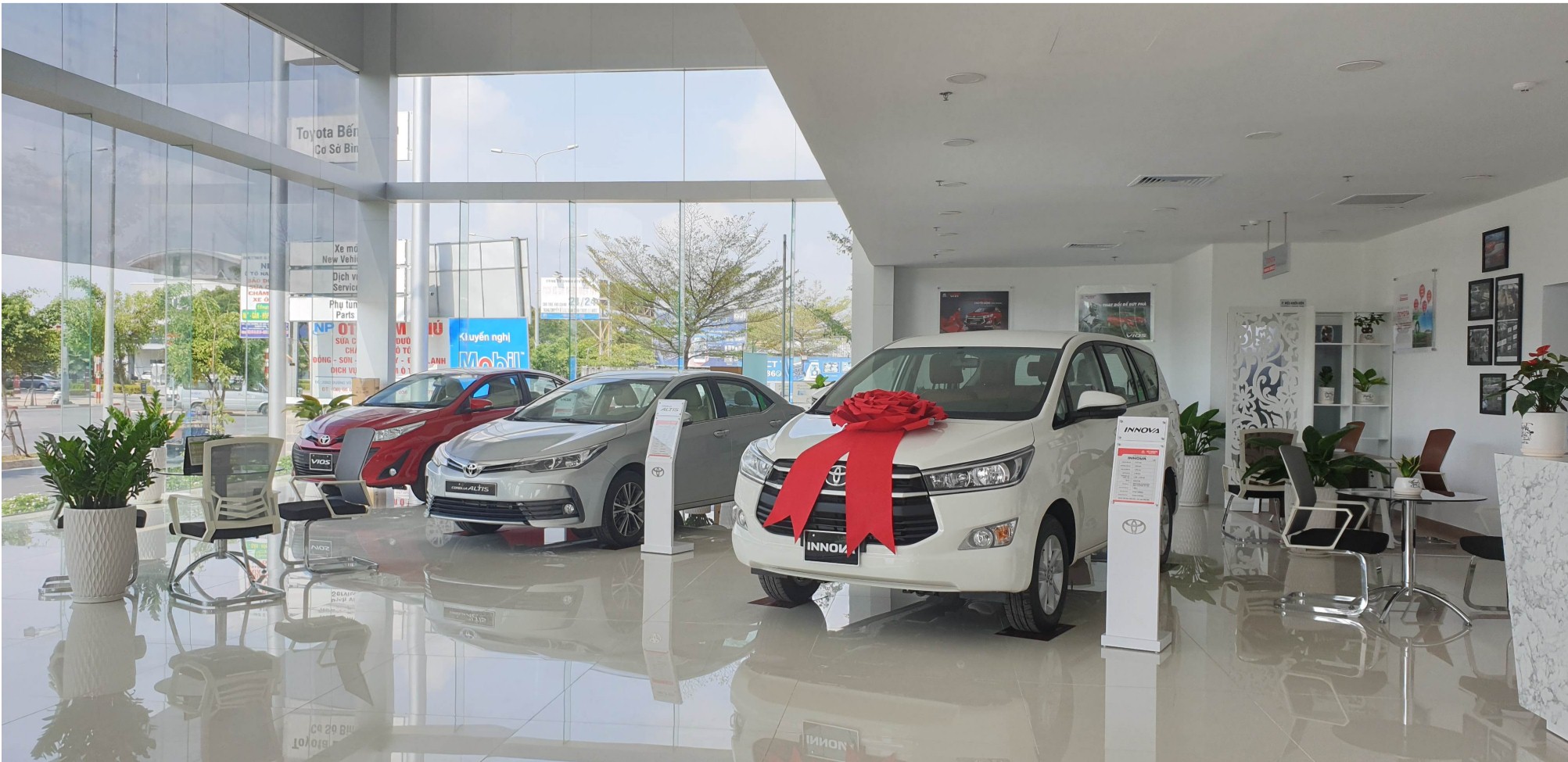 Toyota Việt Nam tiếp tục khai trương thêm đại lý tại miền Nam