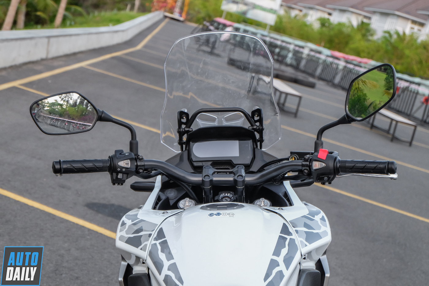 honda-cb500x-2019-23.jpg