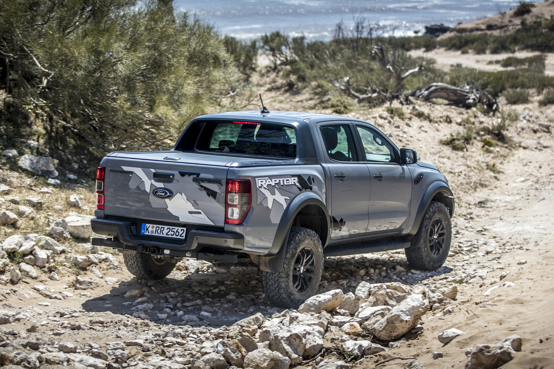 2019-ranger-raptor-13.jpg