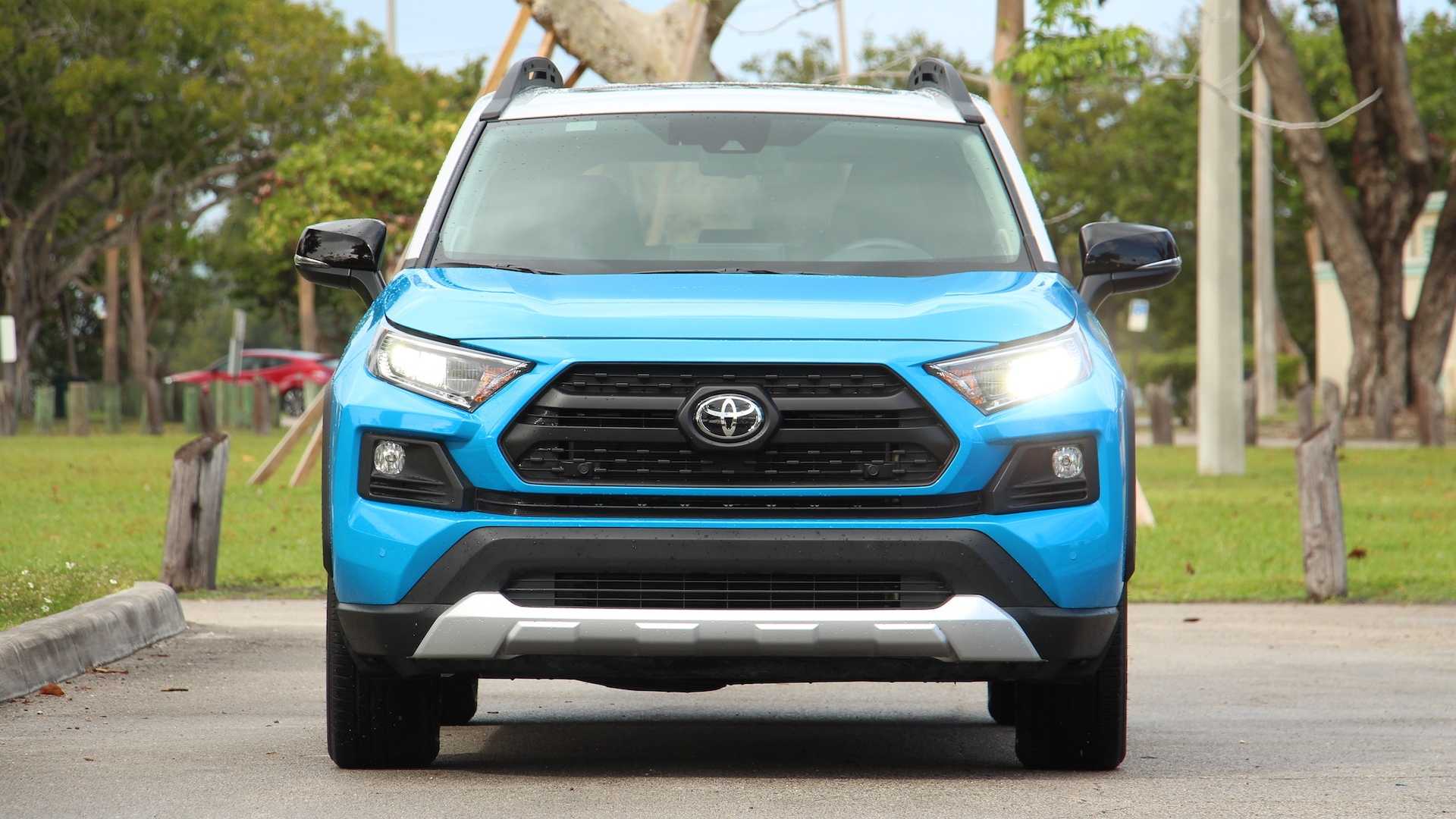 2019-toyota-rav4-adventure-3.jpg