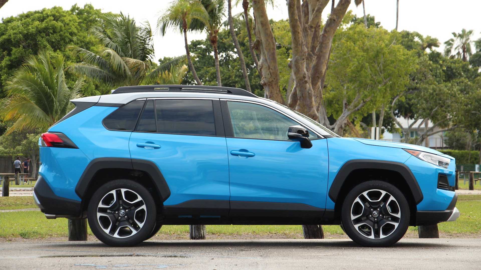 2019-toyota-rav4-adventure-5.jpg