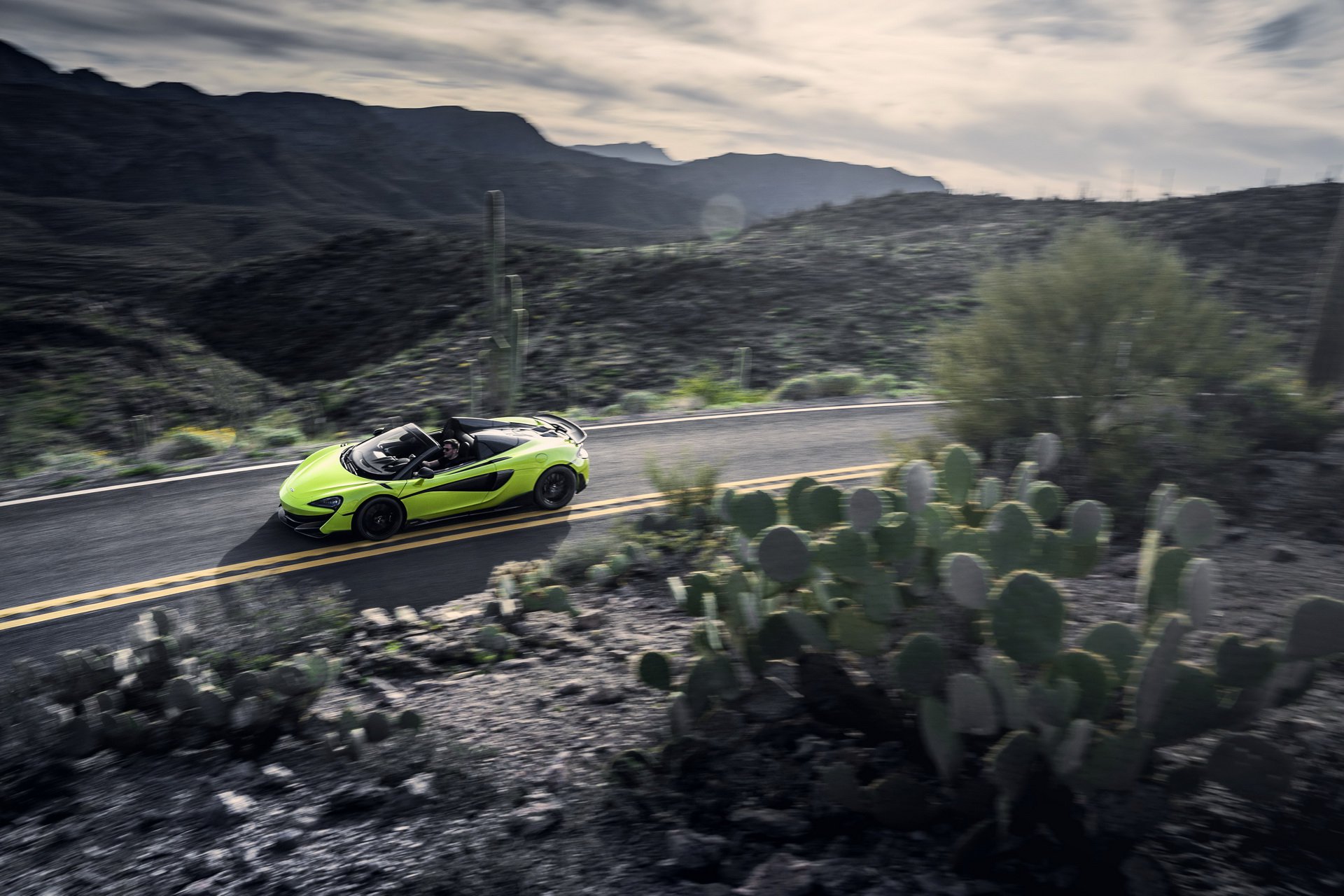 mclaren-600lt-spider-2.jpg