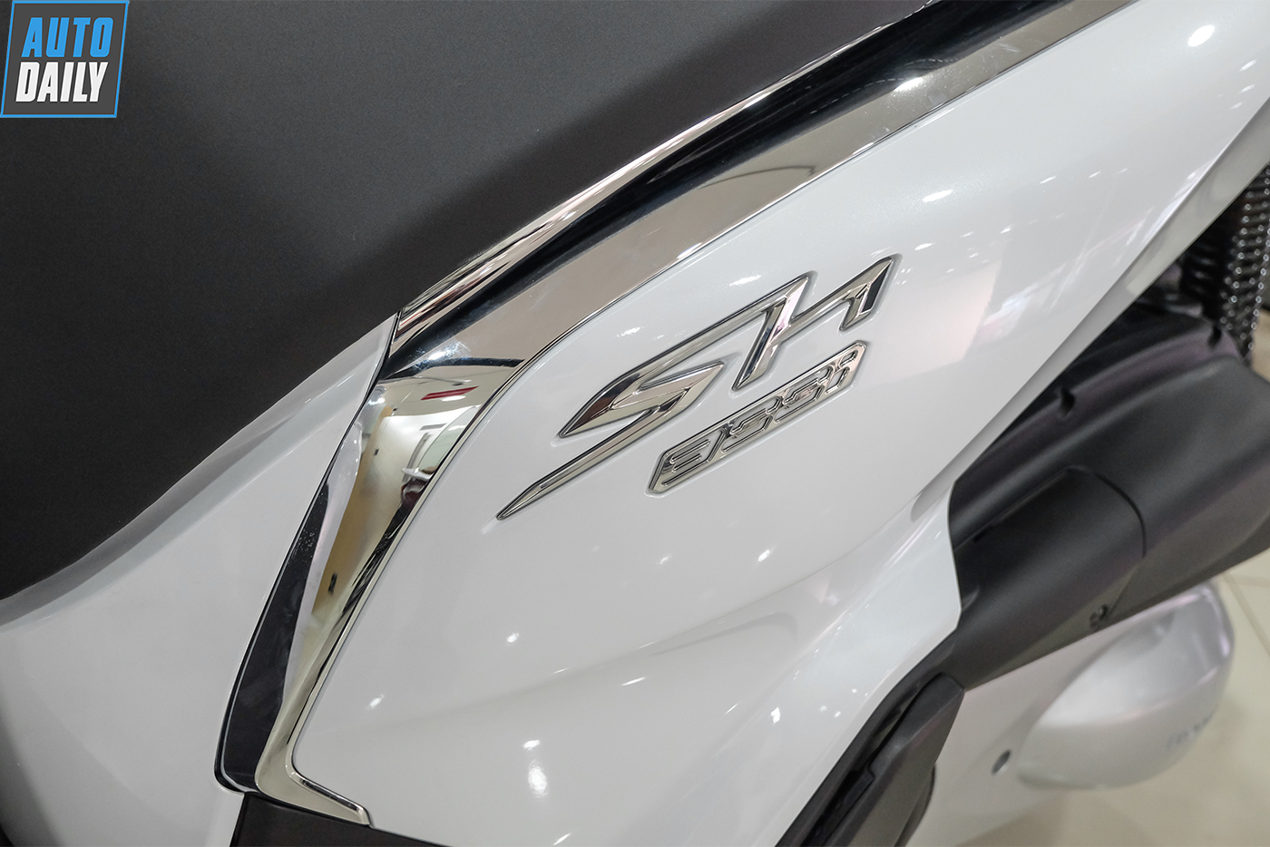 honda-sh300i-2019-33.jpg