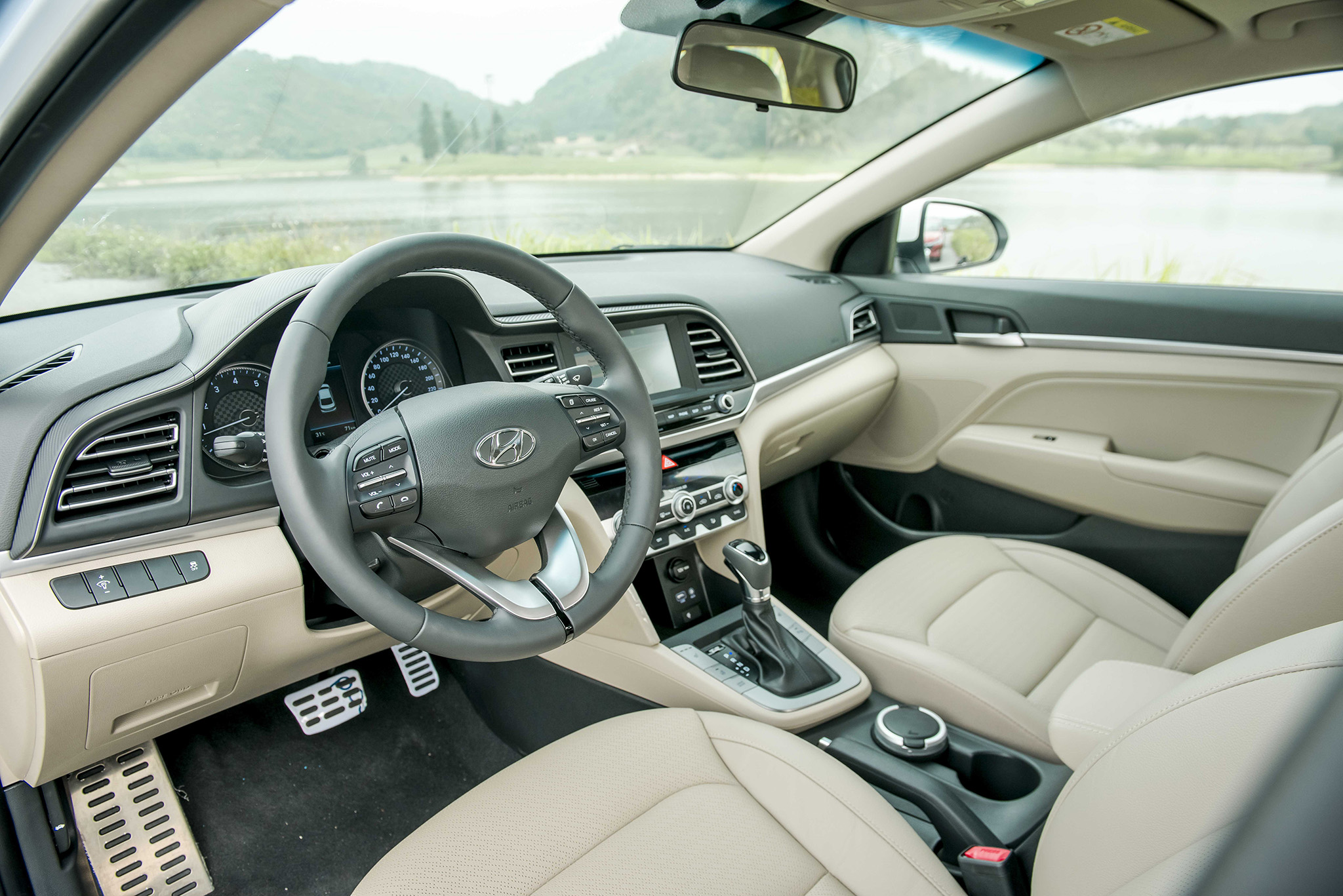 elantra-20l-2019-27.JPG