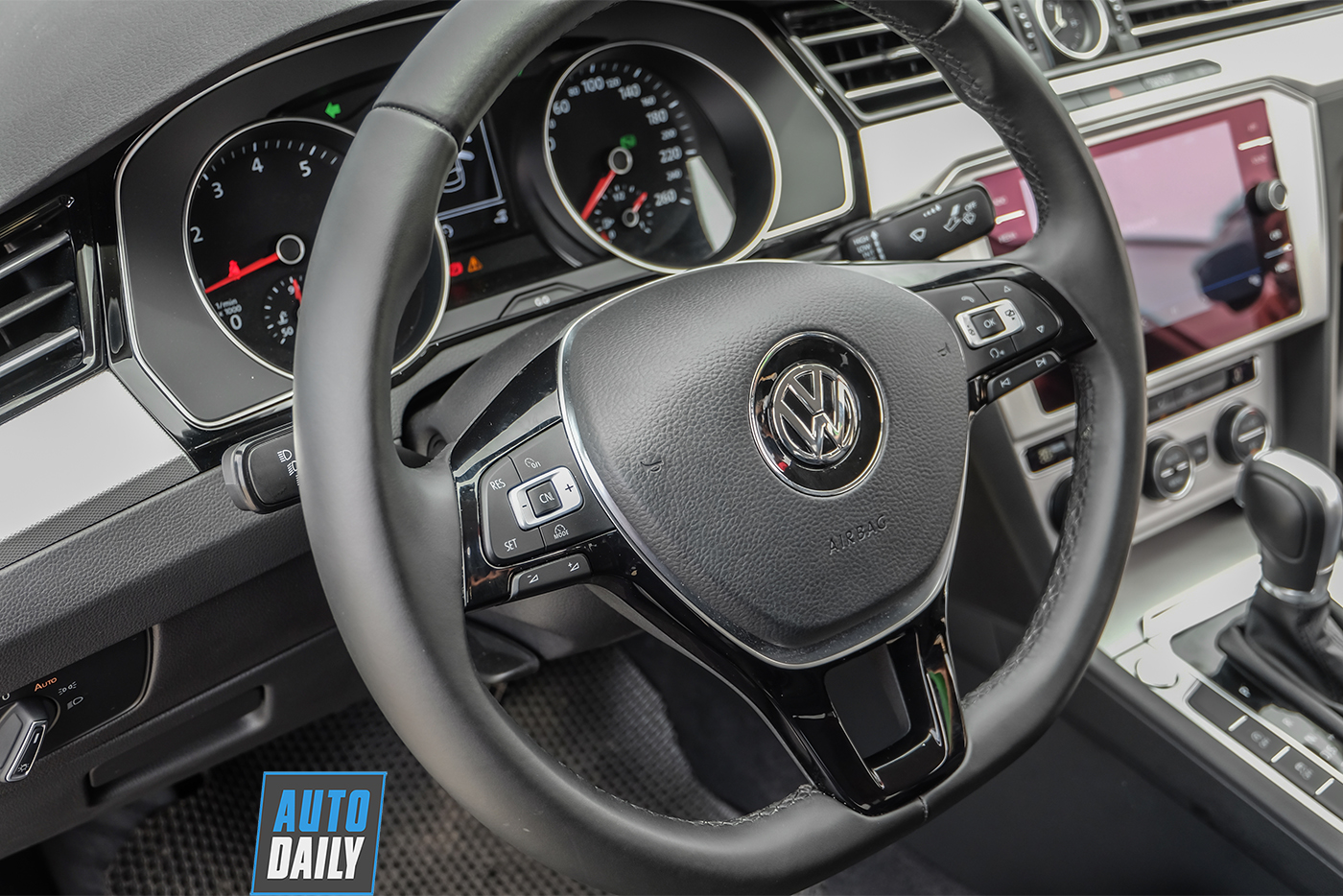 volkswagen-passat-bluemotion-high-my2018-22.jpg