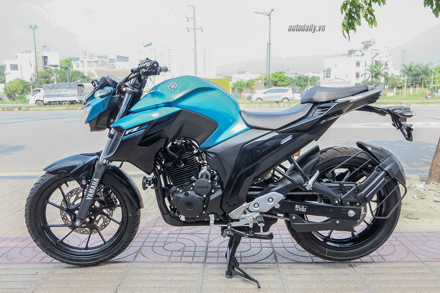 yamaha-fz-25-2017-23.jpg