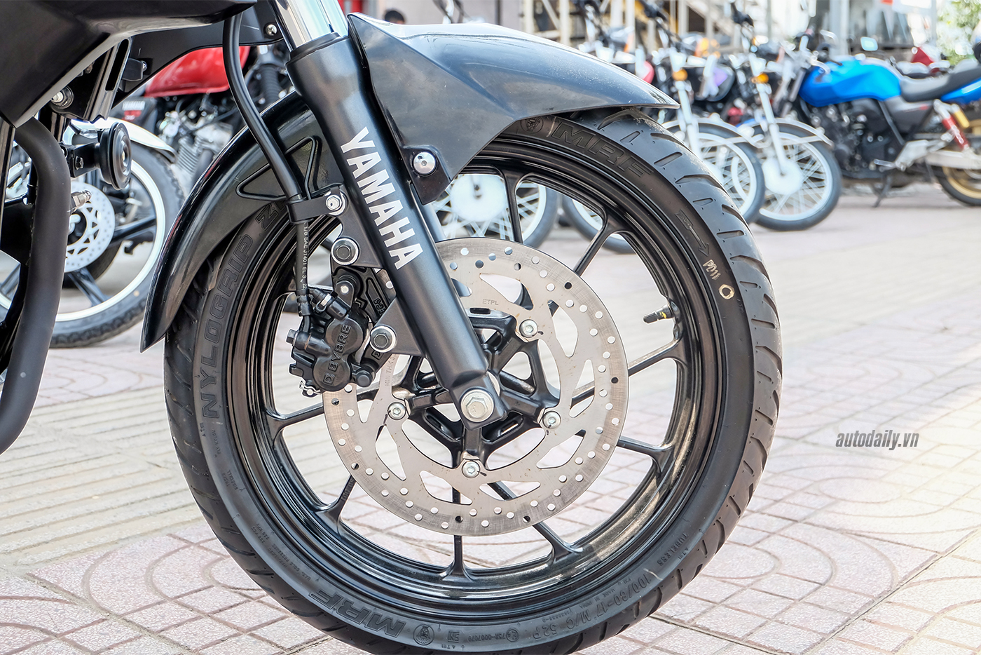 yamaha-fz-25-2017-5.jpg