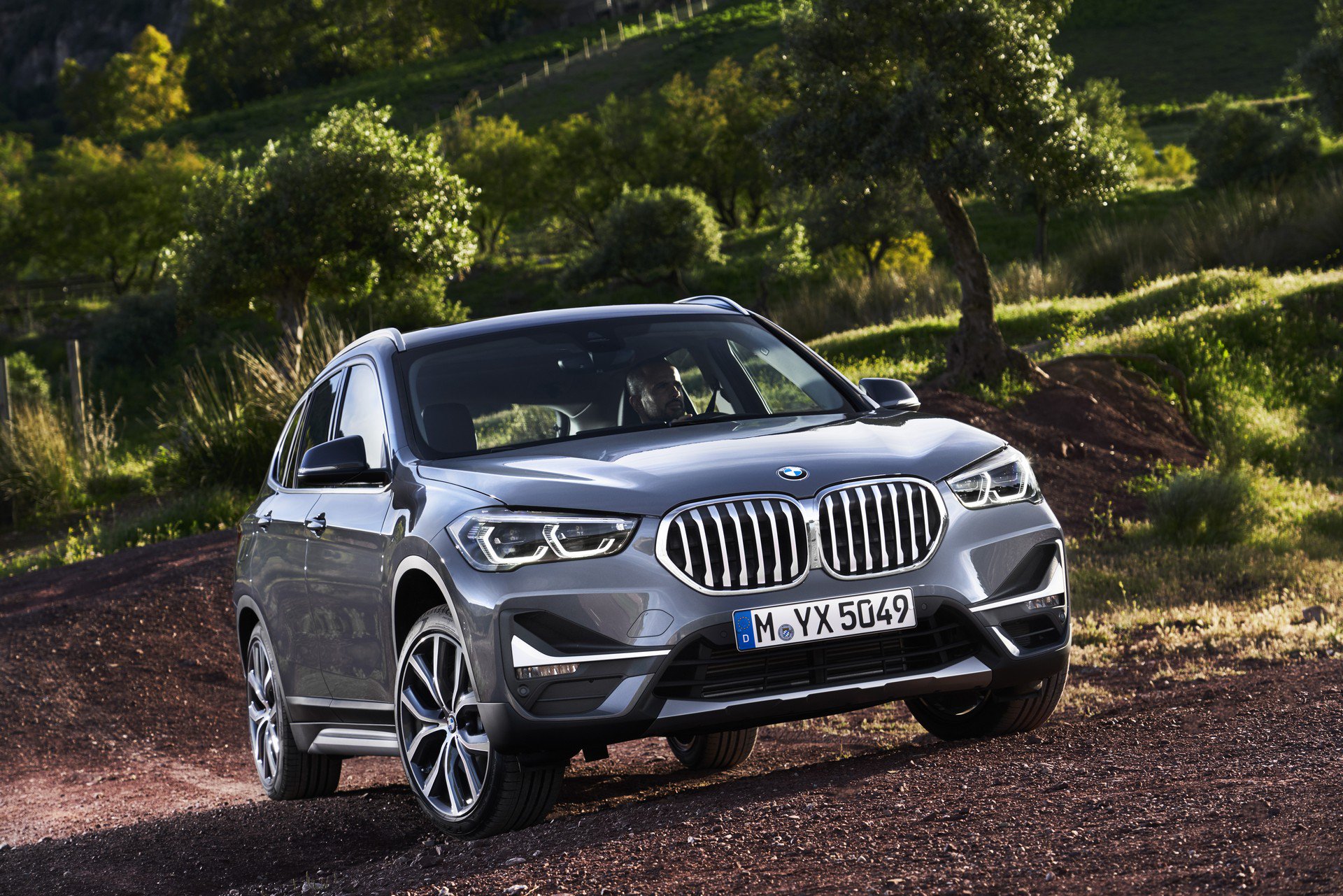 bmw-x1ea4b3098-2020-bmw-x1-20.jpg