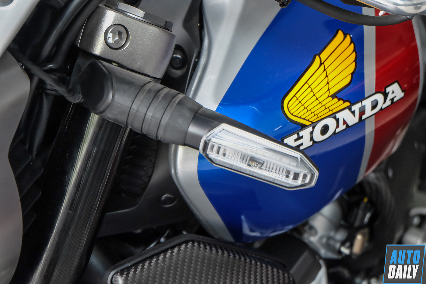 honda-cb1000r-plus-limited-edition-2019-17.jpg