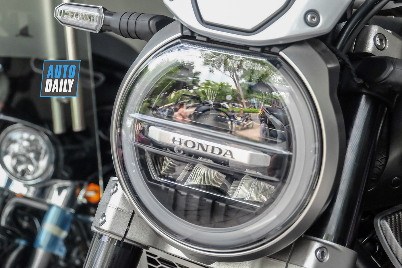 honda-cb1000r-plus-limited-edition-2019-18.jpg