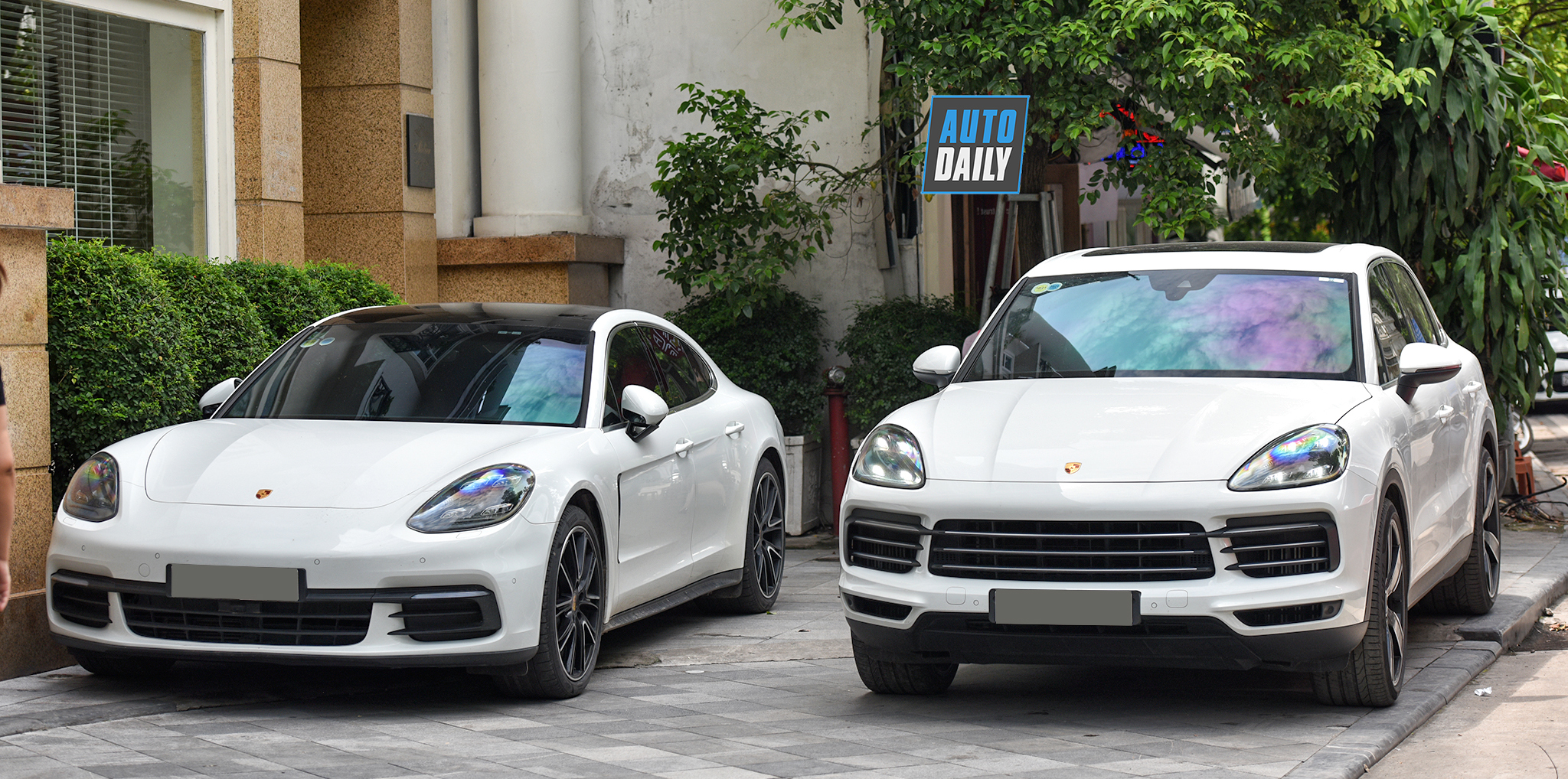 Dân chơi Cường đôla xuất hiện cùng cặp đôi Porsche tại Hà Nội