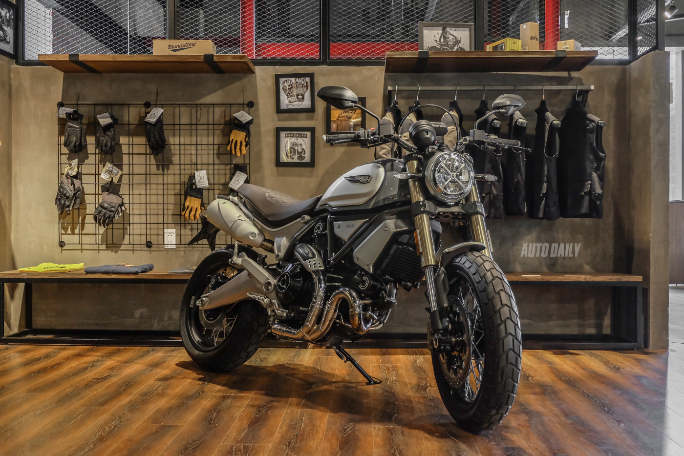 ducati-scrambler-1100-special-5.jpg