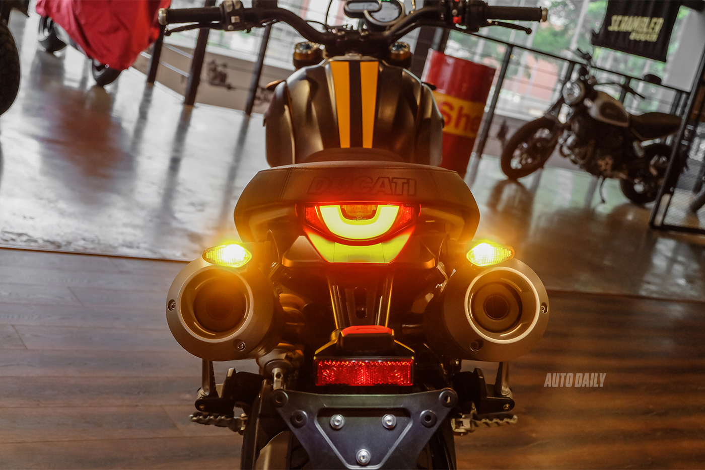 ducati-scrambler-1100-sport-9.jpg