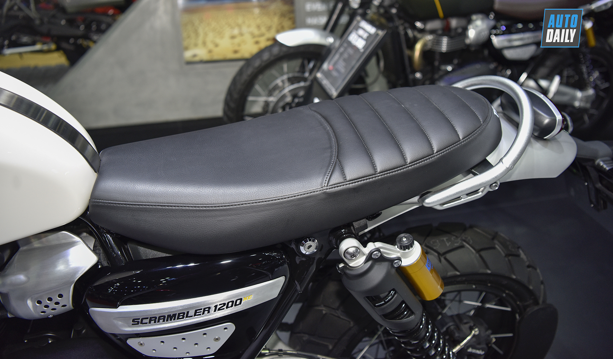 triumph-scrambler-1200-2019-18.jpg