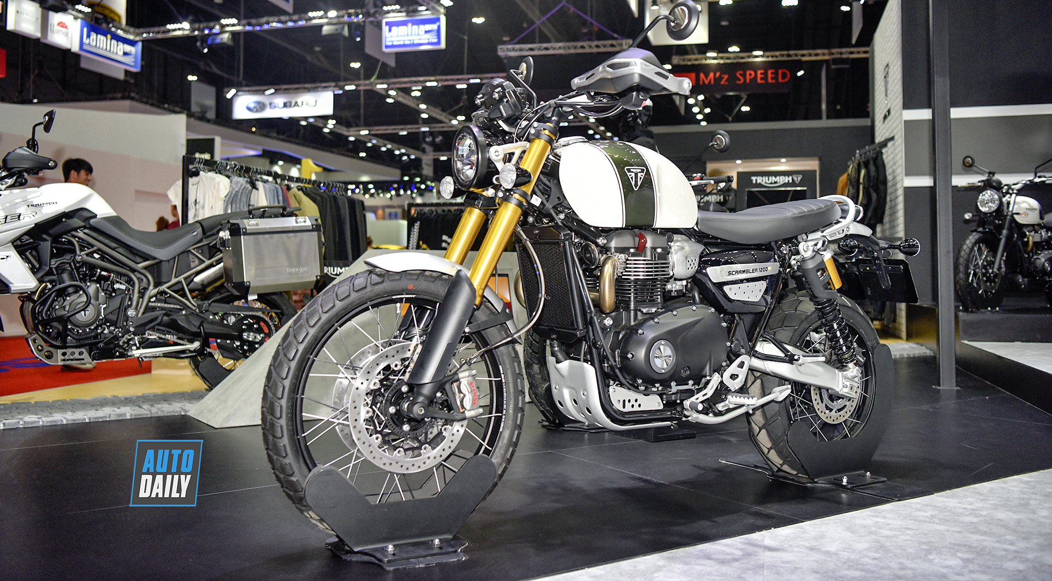 triumph-scrambler-1200-2019-34.jpg