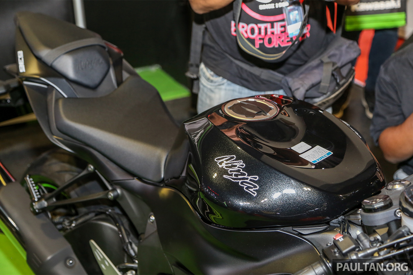 kawasaki-ninja-zx-6r-2019-8.jpg