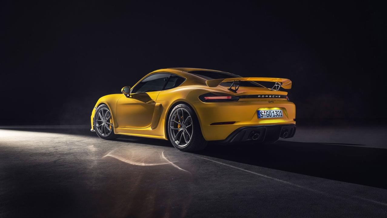 2020-porsche-cayman-gt4-9.jpg