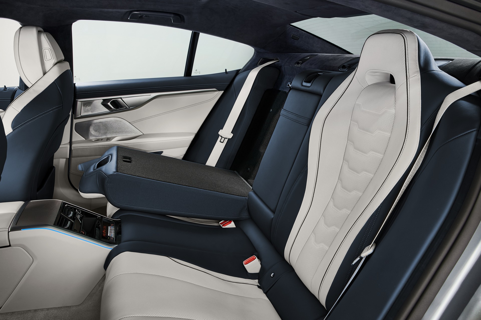 2020-bmw-8-series-gran-coupe-14.jpg