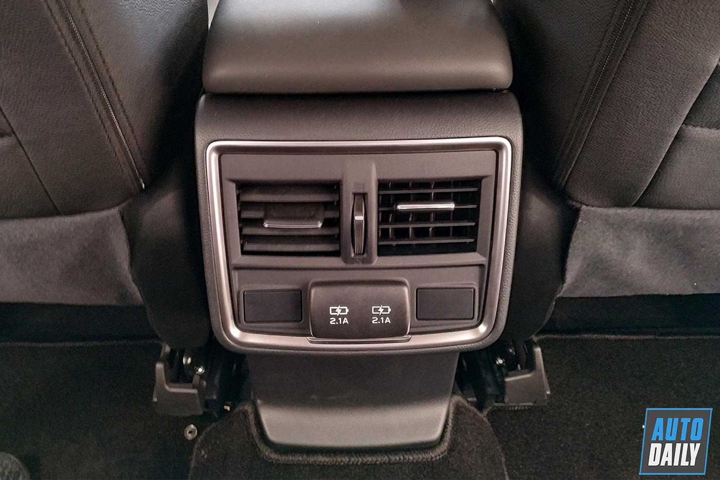 subaru-forester-2019-18.jpg