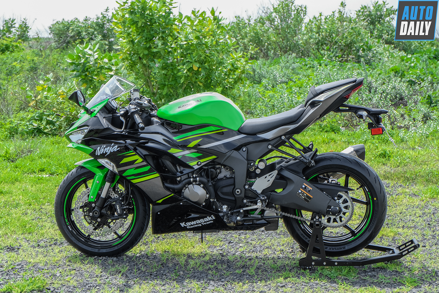 kawasaki-ninja-zx-6r-2019-11.jpg