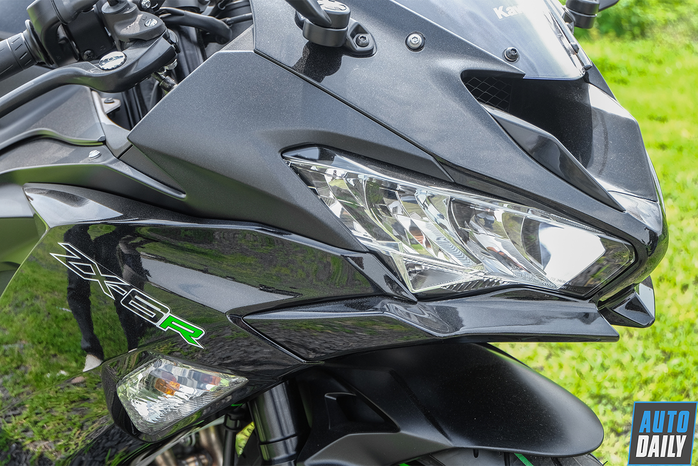 kawasaki-ninja-zx-6r-2019-21.jpg