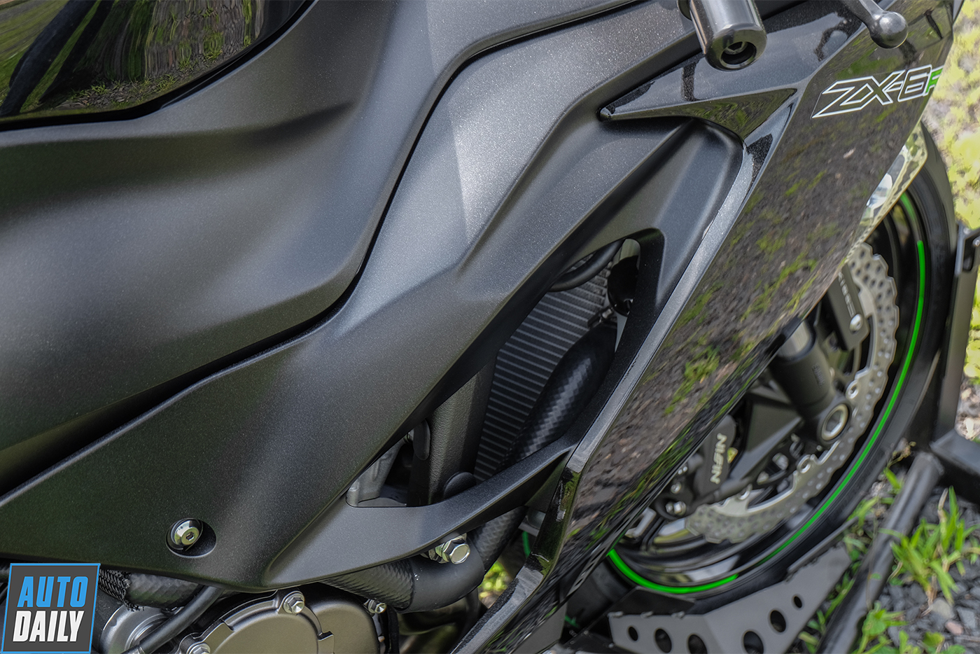 kawasaki-ninja-zx-6r-2019-25.jpg