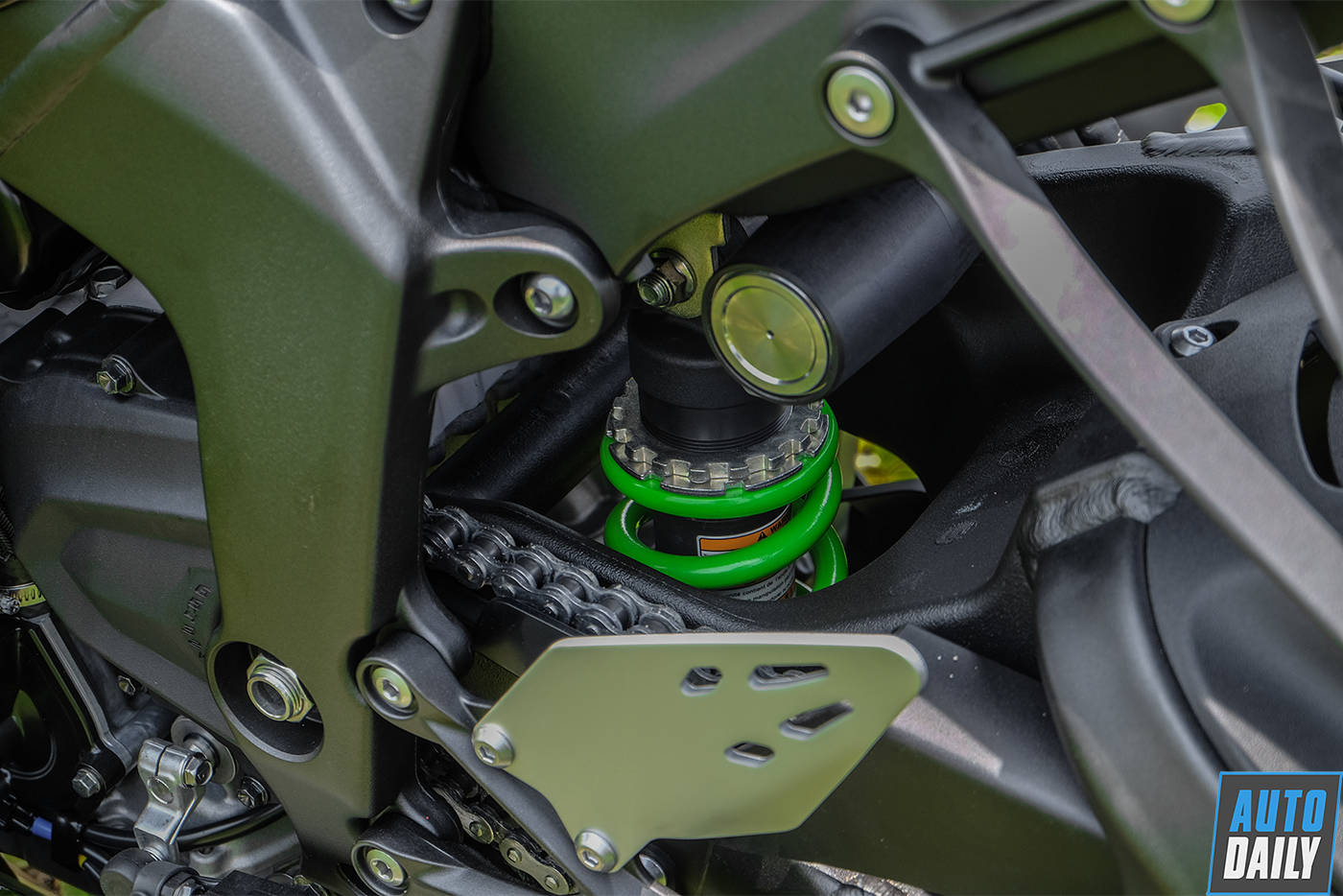 kawasaki-ninja-zx-6r-2019-3.jpg