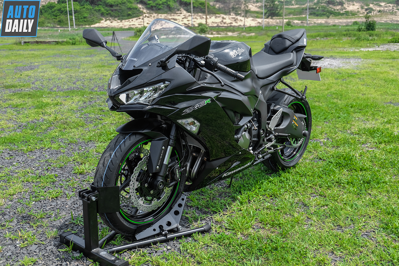 kawasaki-ninja-zx-6r-2019-34.jpg