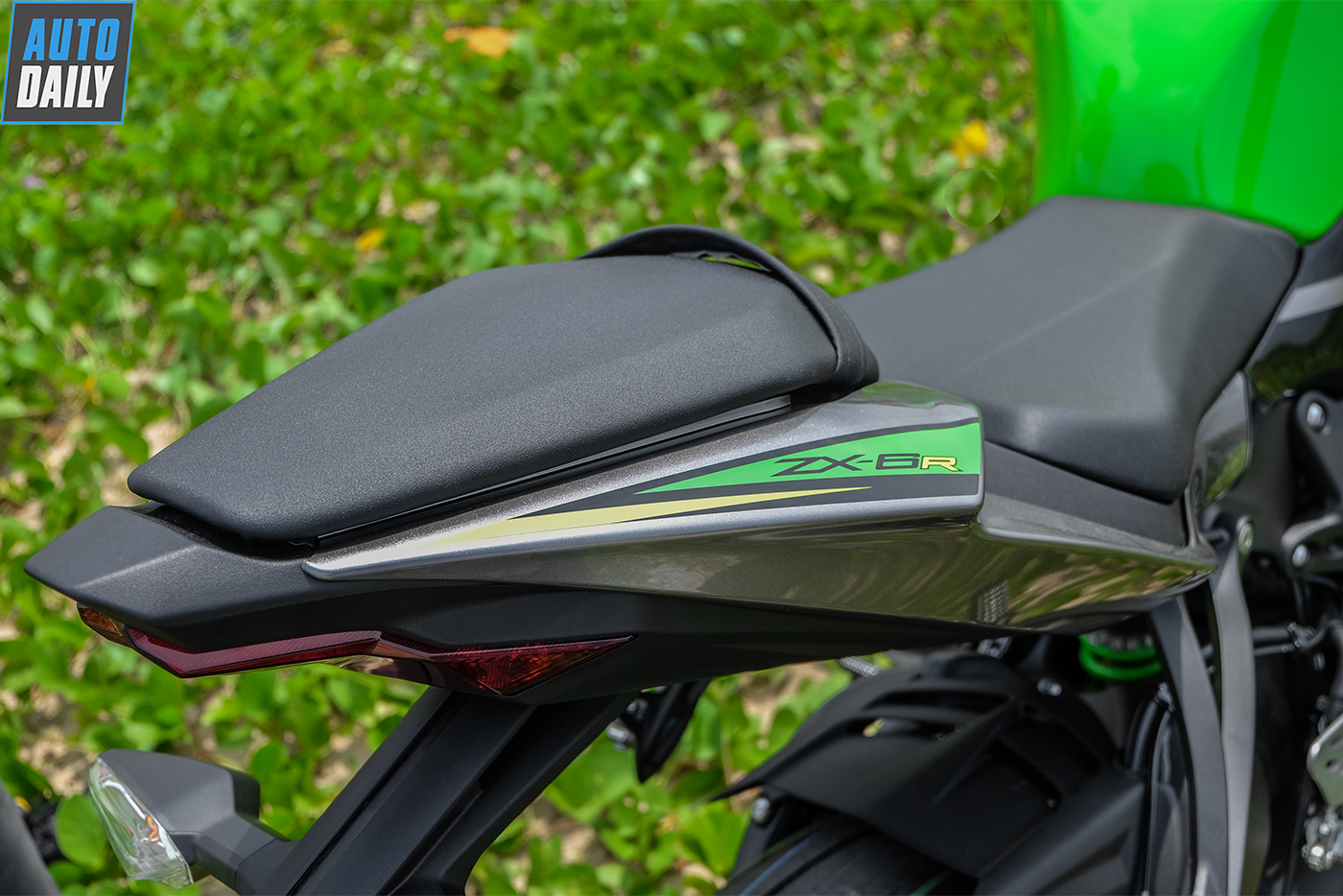 kawasaki-ninja-zx-6r-2019-37.jpg