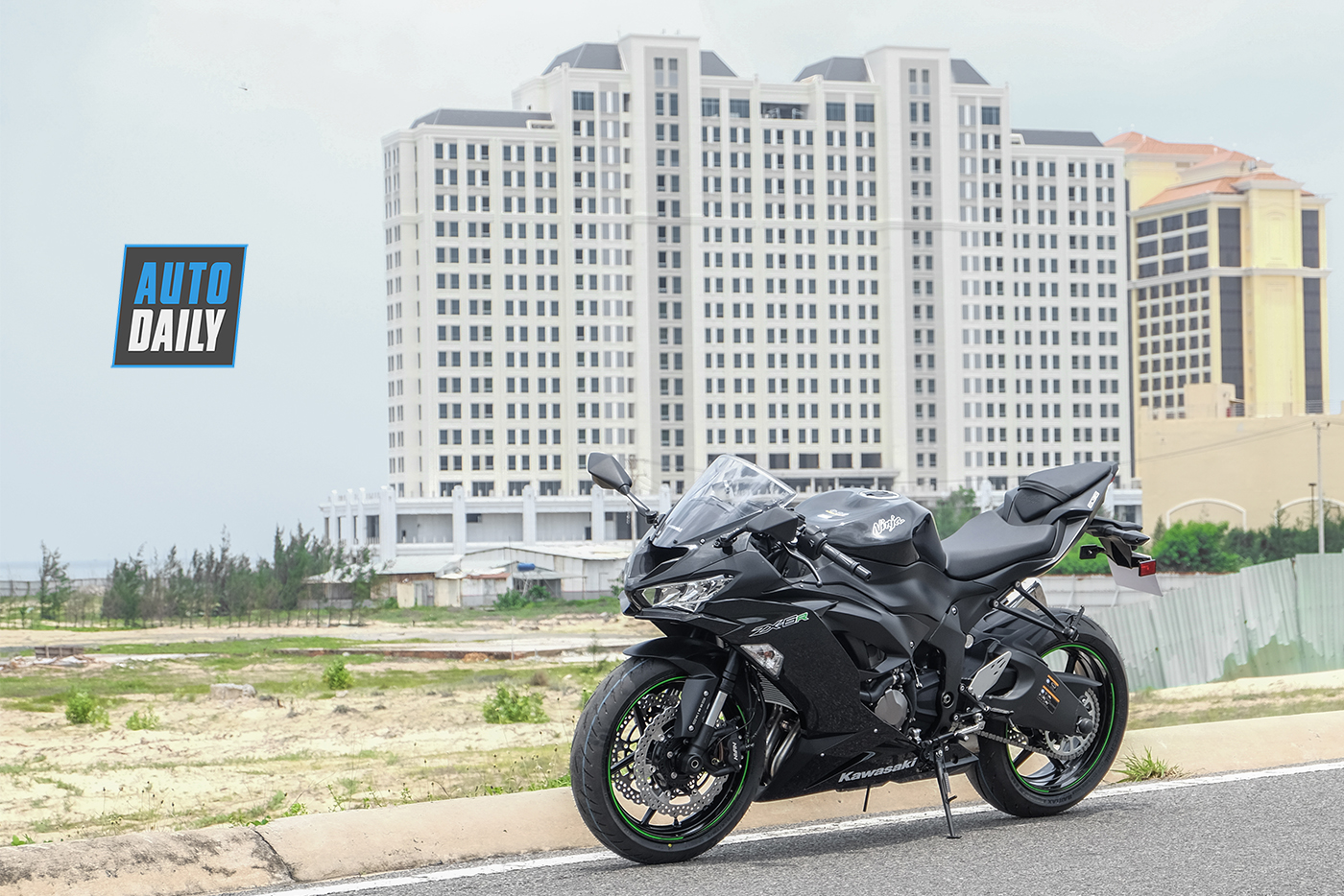 kawasaki-ninja-zx-6r-2019-6.jpg