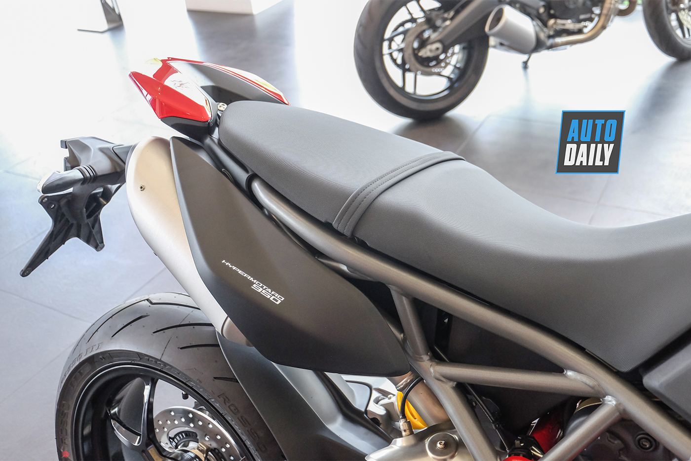 ducati-hypermotard-950-2019-78.jpg