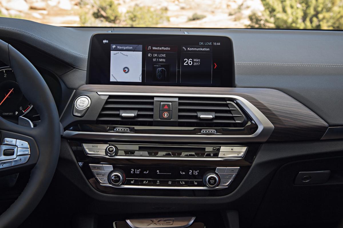 2018-bmw-x3-center-console.jpg