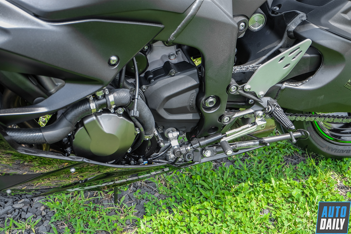 kawasaki-ninja-zx-6r-2019-33.jpg