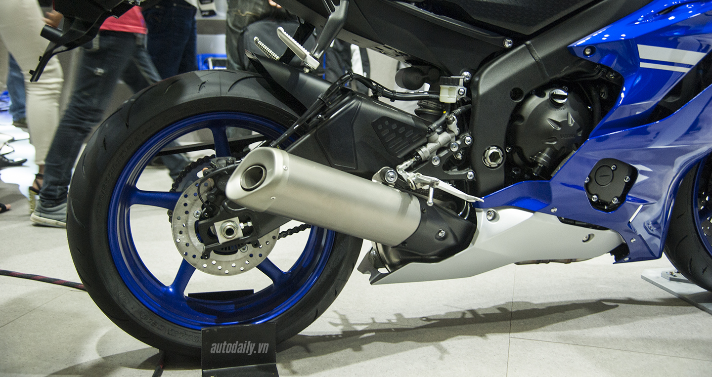 yamaha-r6-2017-11.jpg