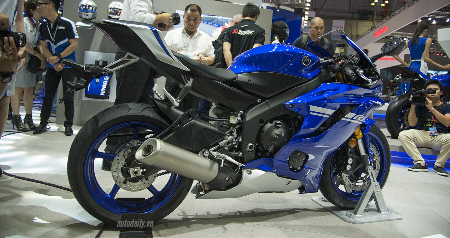 yamaha-r6-2017-12.jpg