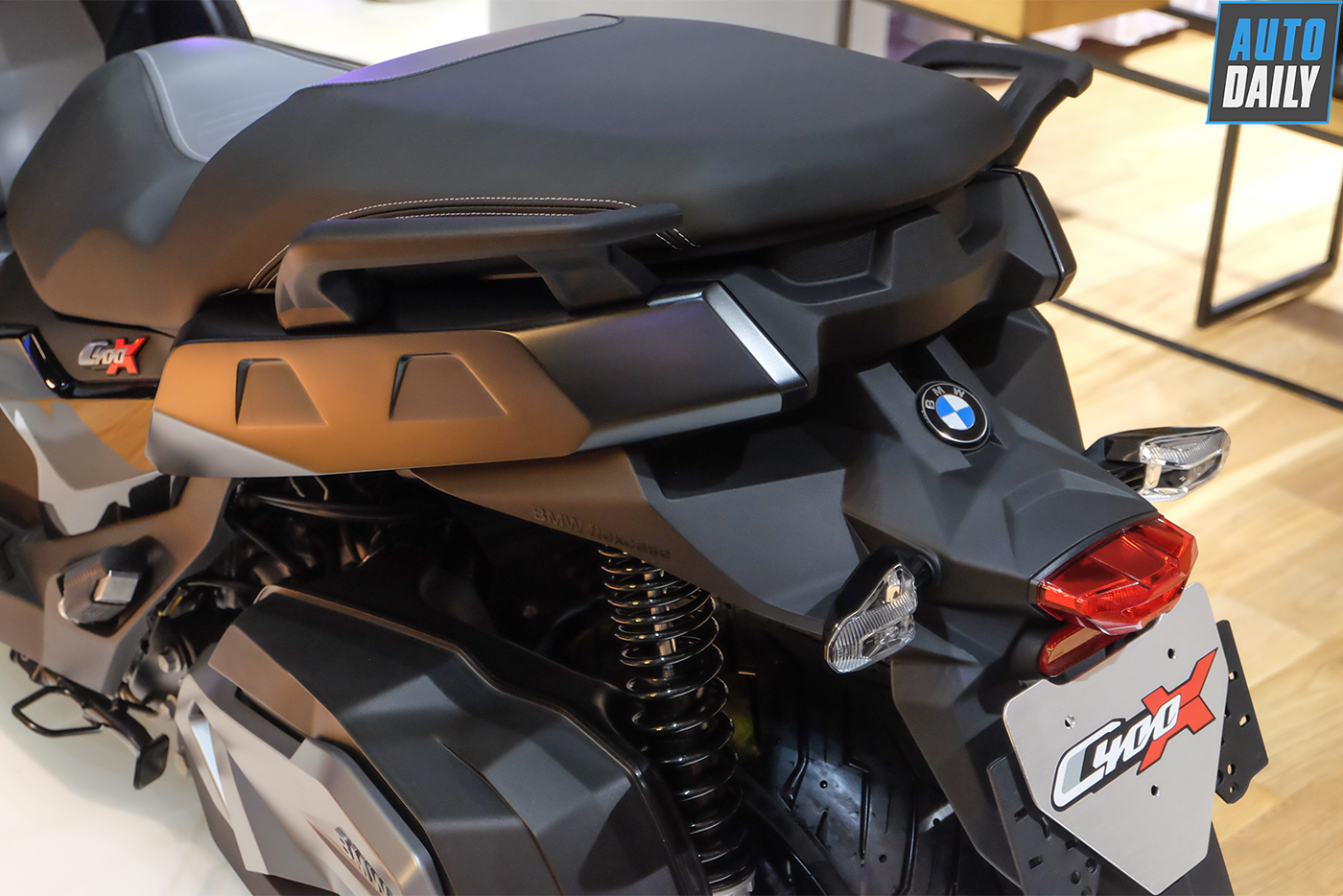 bmw-motorrad-c400x-25.jpg