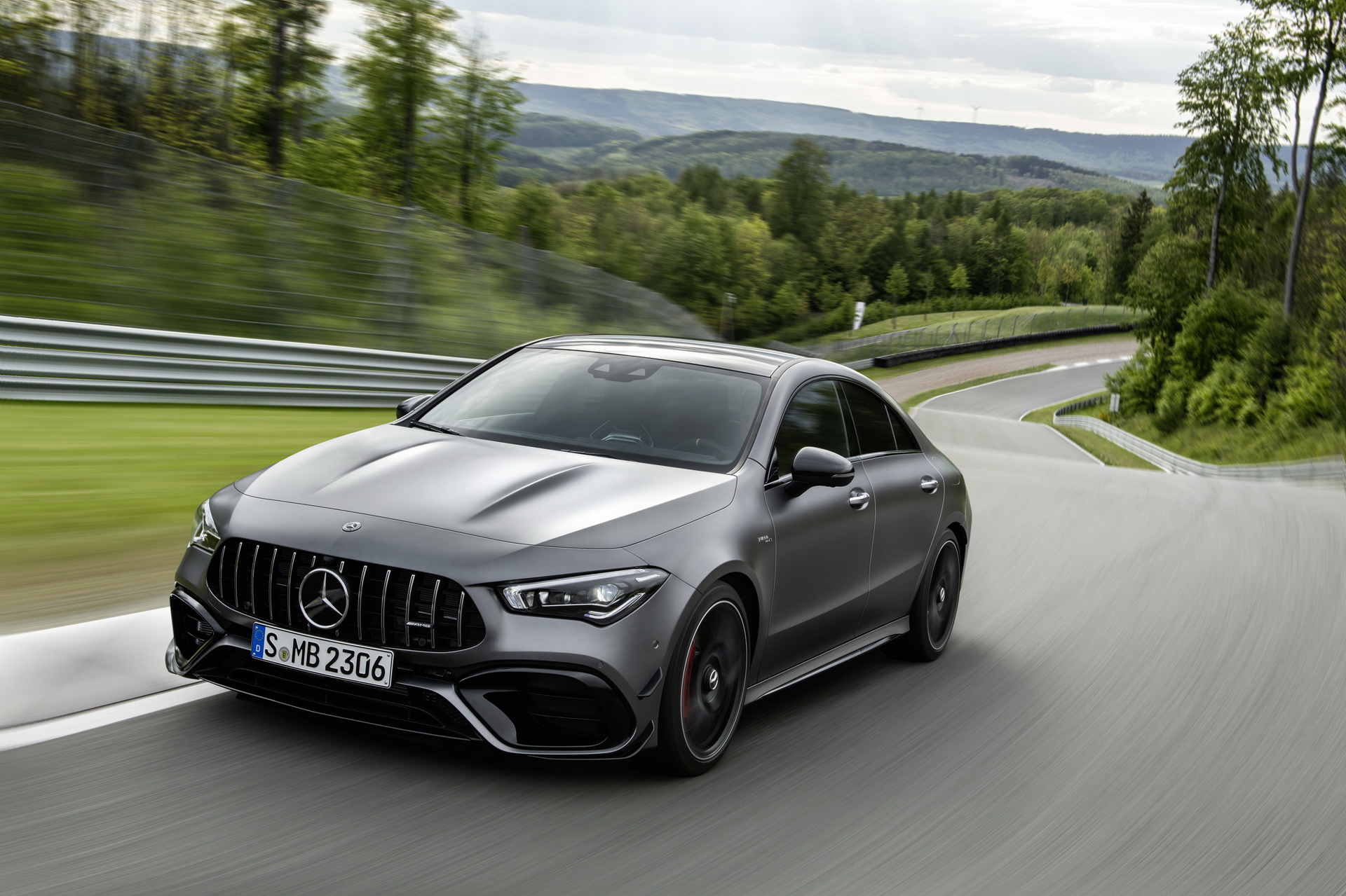 mercedes-amg-cla45-04.jpg