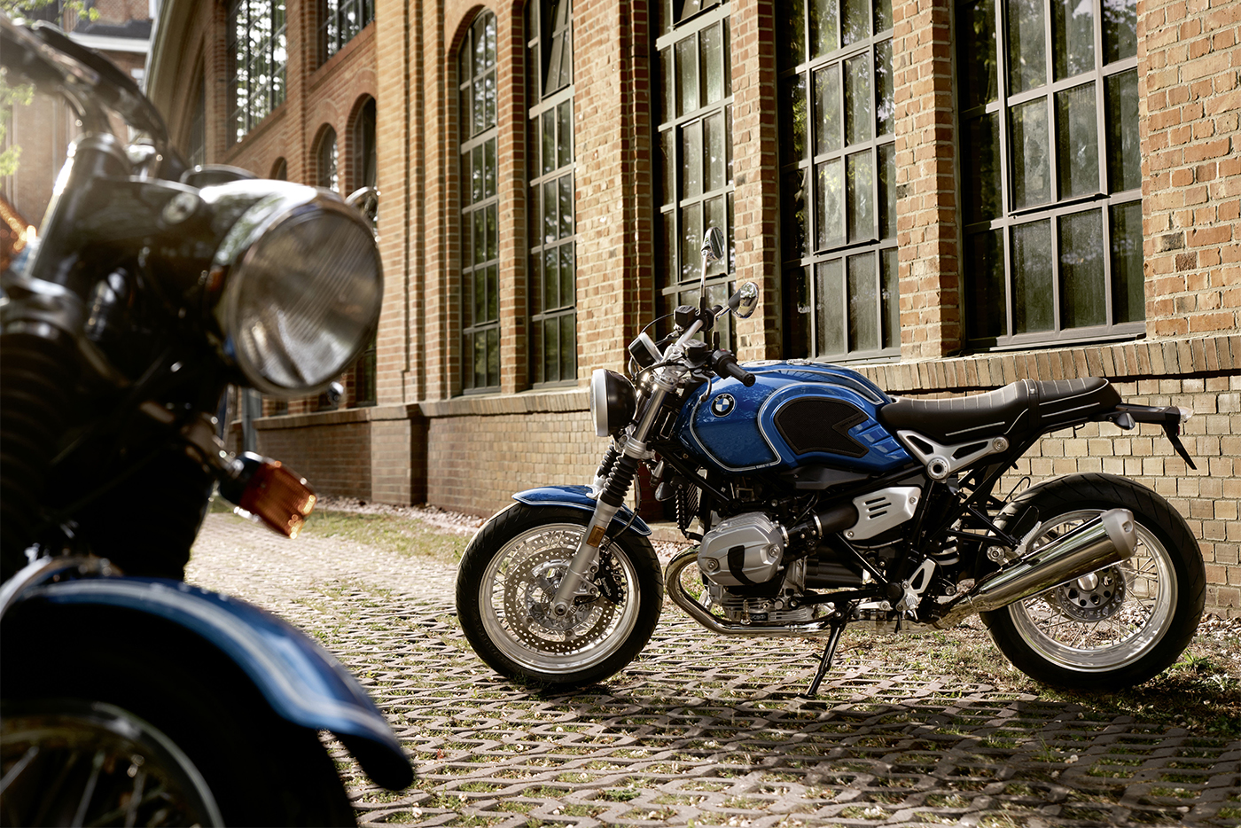 2019-bmw-motorrad-r-ninet-5-24-e1562385836946.jpg