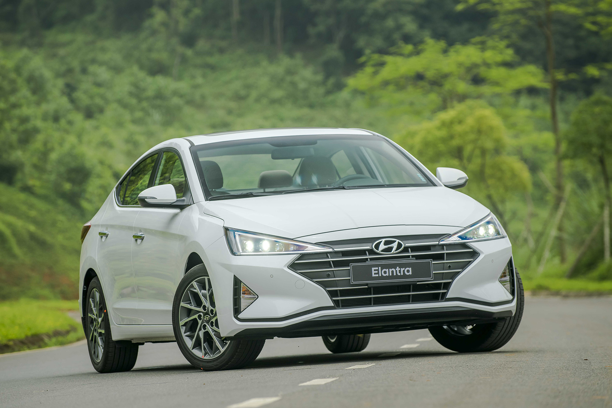 elantra-20l-2019-22.jpeg